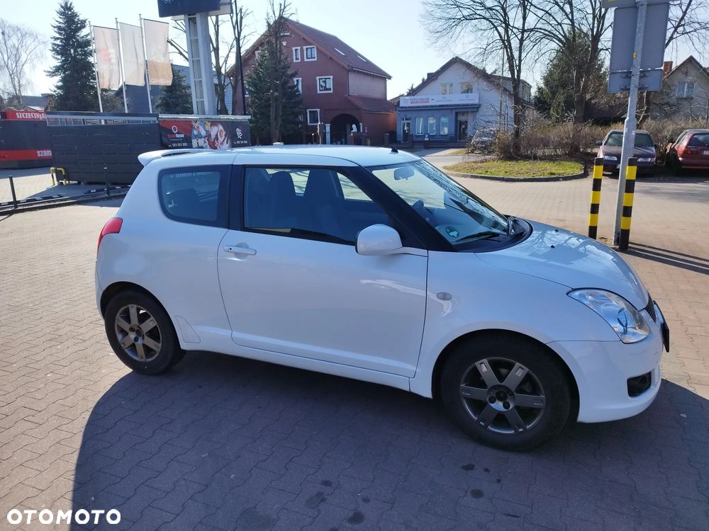 Suzuki Swift 1.3 GC - 28