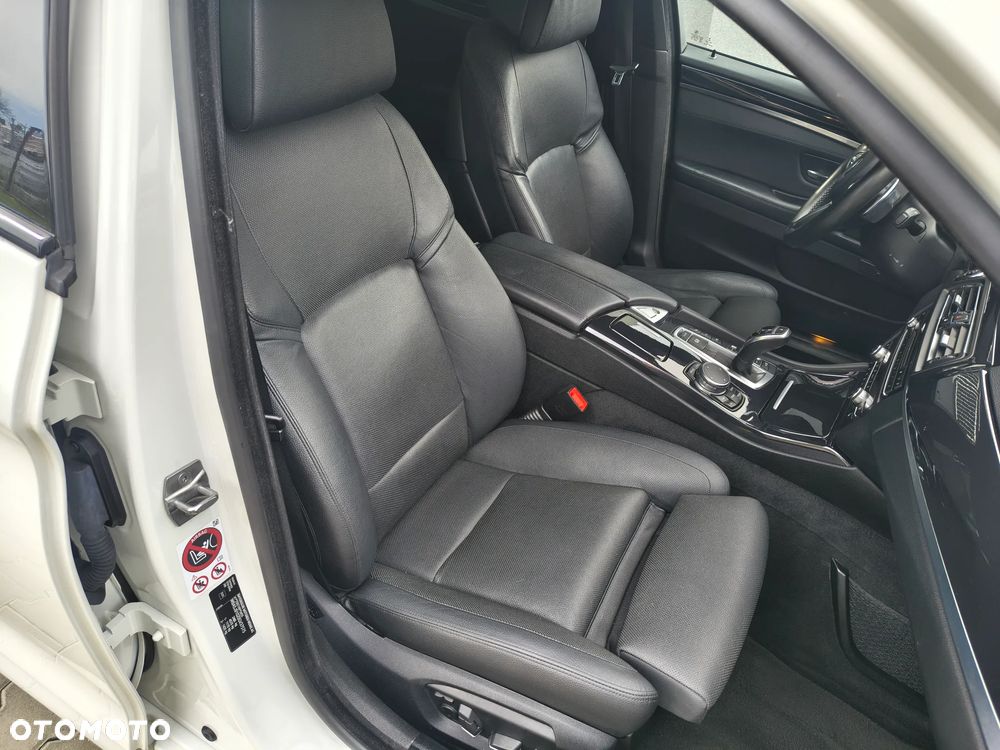 BMW Seria 5 525d xDrive Sport-Aut Luxury Line - 6