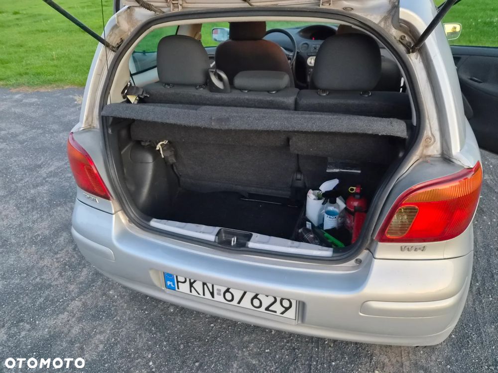Toyota Yaris - 8