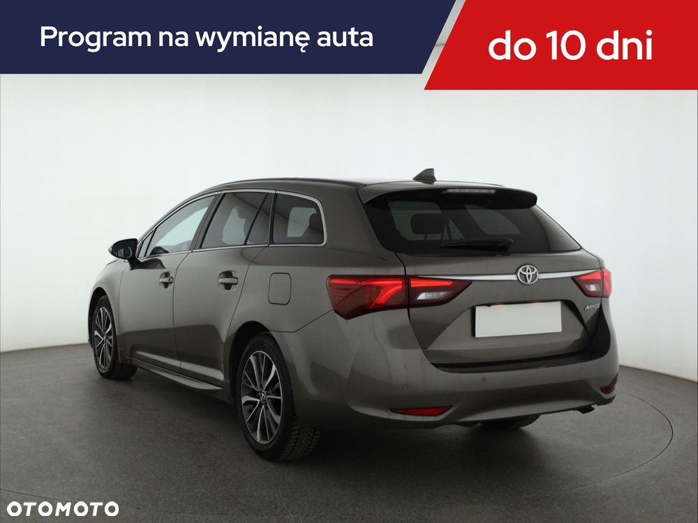 Toyota Avensis - 6