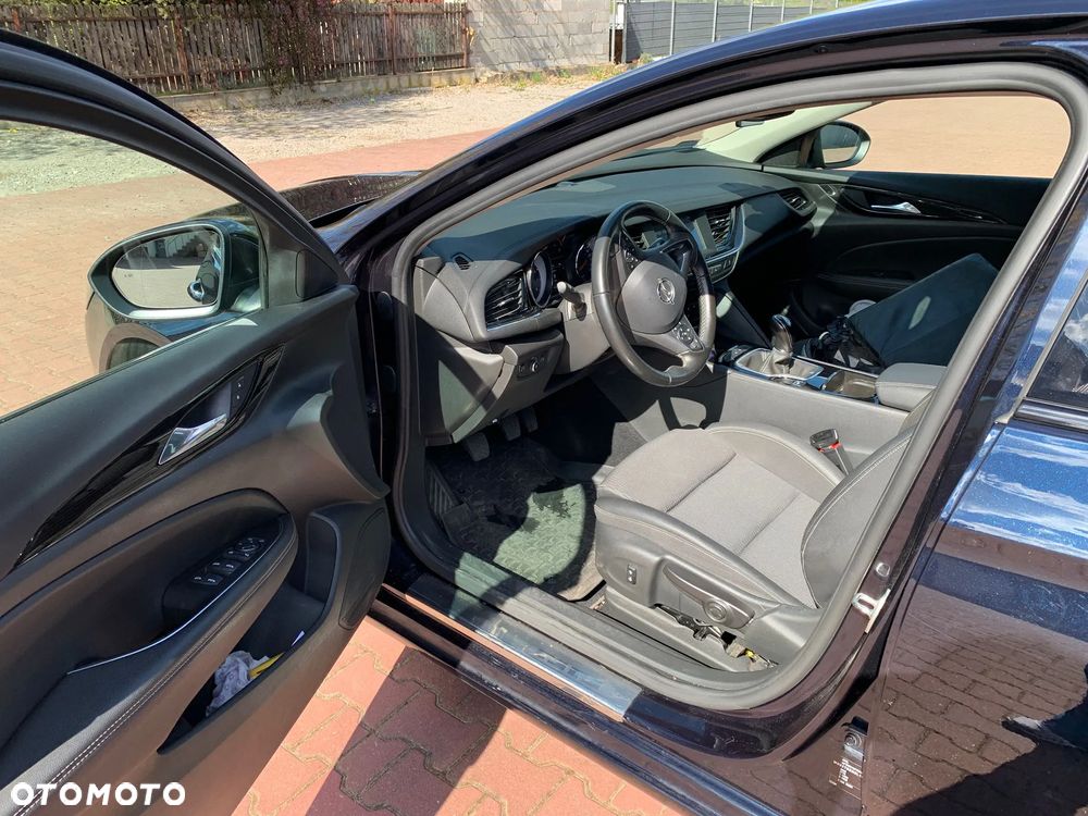 Opel Insignia 1.5 T Elite S&S - 11