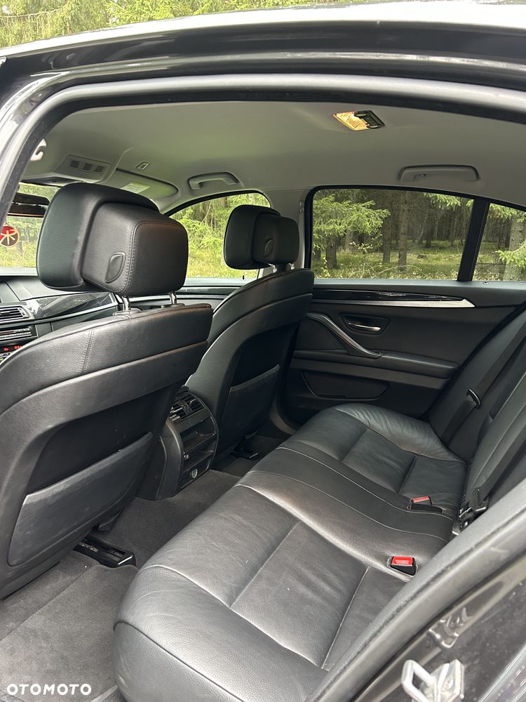 BMW Seria 5 525d xDrive - 25
