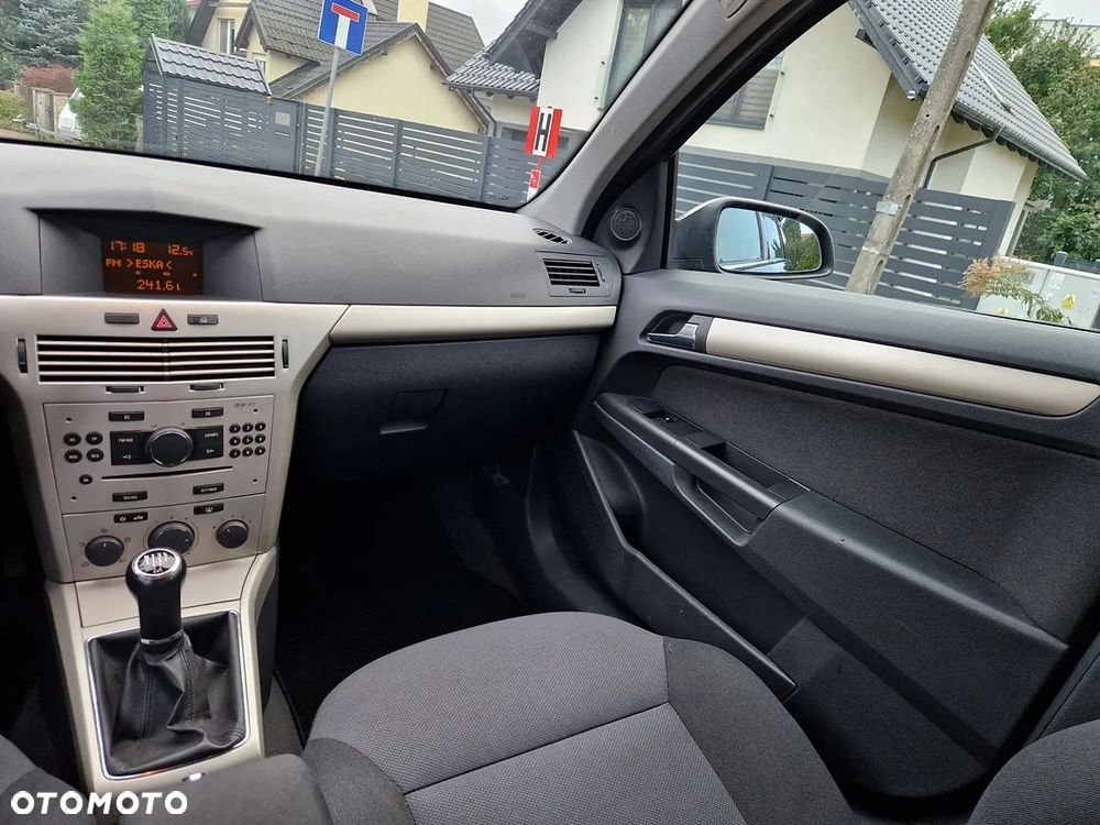Opel Astra 1.6 Caravan Cosmo - 18