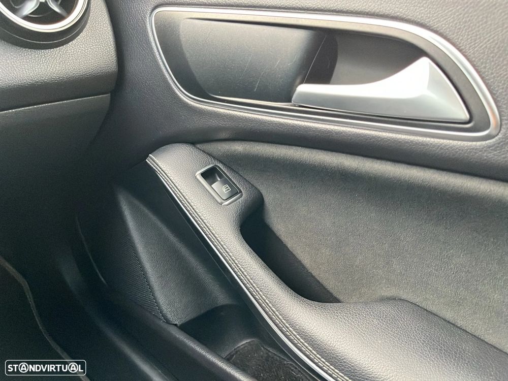 Mercedes-Benz CLA 200 d Shooting Brake AMG Line Aut. - 17