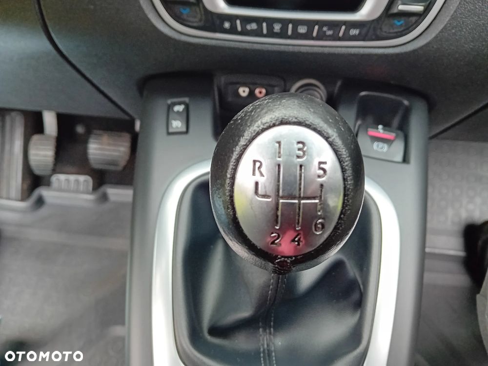 Renault Scenic 1.6 16V 110 LIMITED - 22