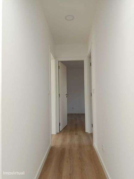 Arrendo Moradia T2 Renovada no centro de Eiras - Grande imagem: 3/8