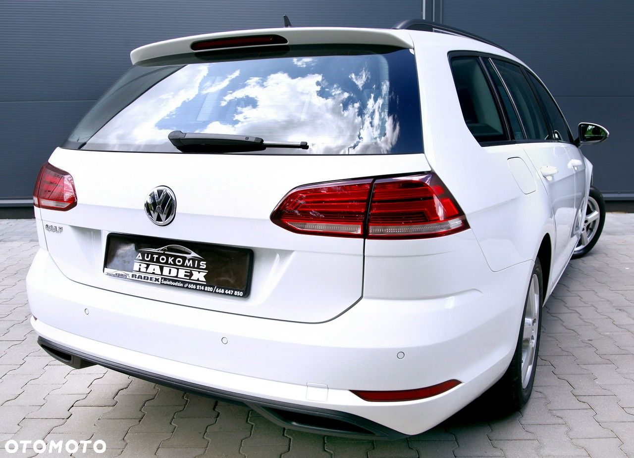 Volkswagen Golf - 23