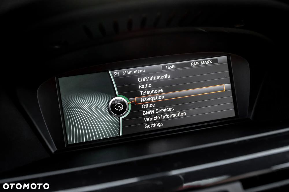 BMW Seria 3 330d xDrive DPF Touring Edition Exclusive - 32