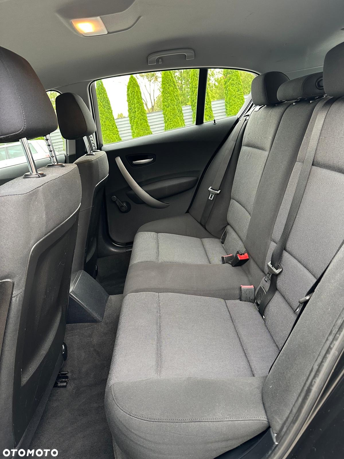 BMW Seria 1 116i - 6