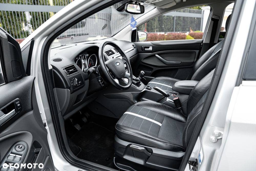 Ford Kuga - 19