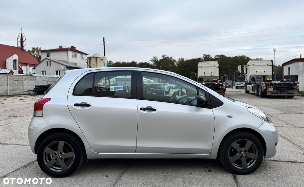 Toyota Yaris 1.33 Luna - 24