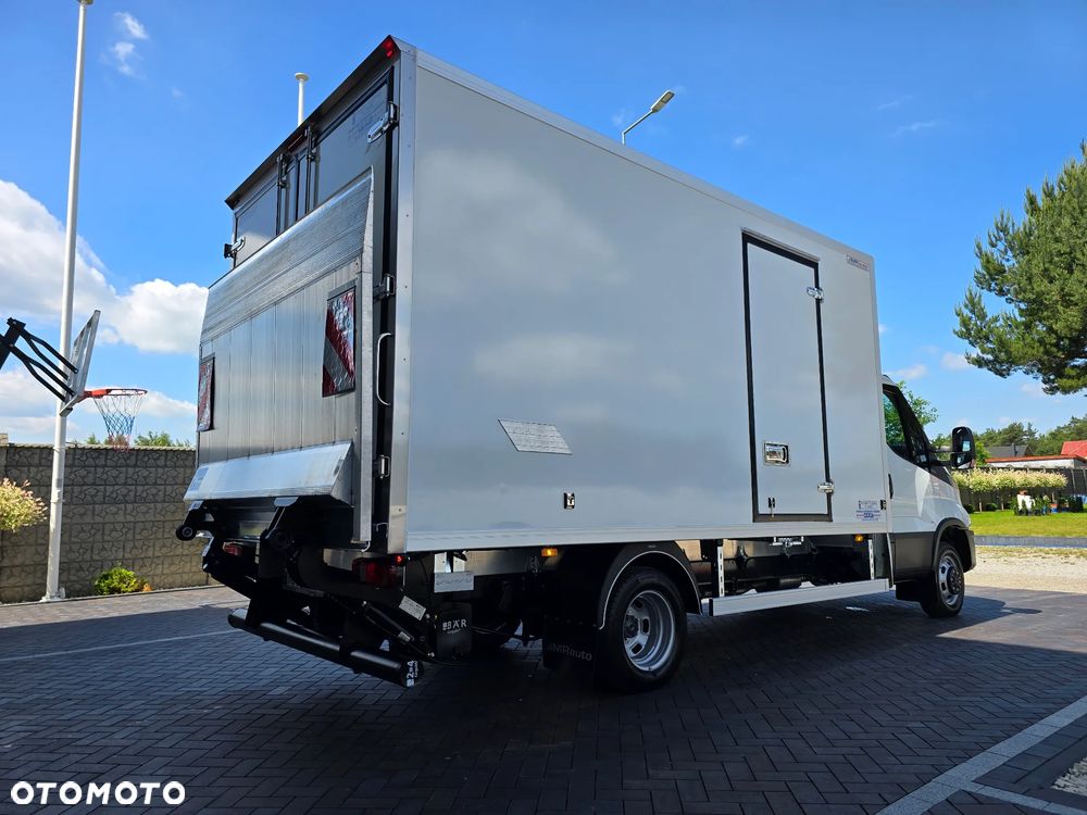 Iveco DAILY 50C18 MROŻNIA 8-PALETOWY + WINDA.1Tona AGREGAT Carrier -20*C +20*C 183Tyś km SERWIS DO OSTATNIEGO Km ASO IVECO SALON PL BOGATA OPCJA WYPOSAZENIA LED NAVI AKTYWNY TEMPOMAT FOTEL KIEROWCY PNEŁMATYCZNY - 8