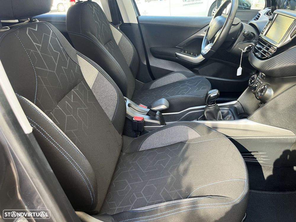 Peugeot 2008 1.2 PureTech Style - 16