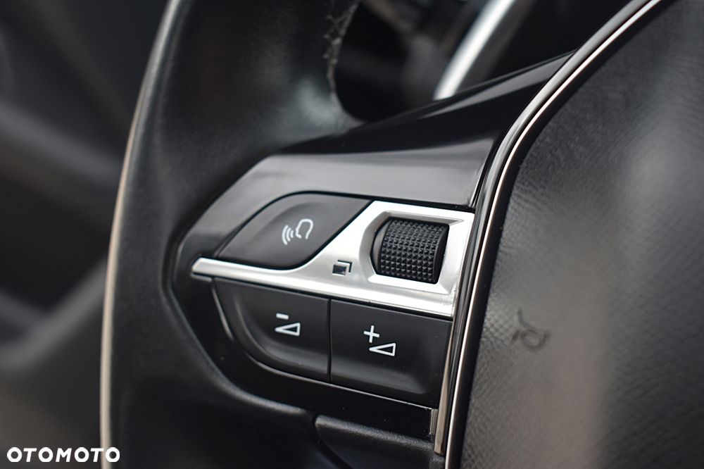 Peugeot 3008 BlueHDi 120 Stop & Start EAT6 Active Business-Paket - 28
