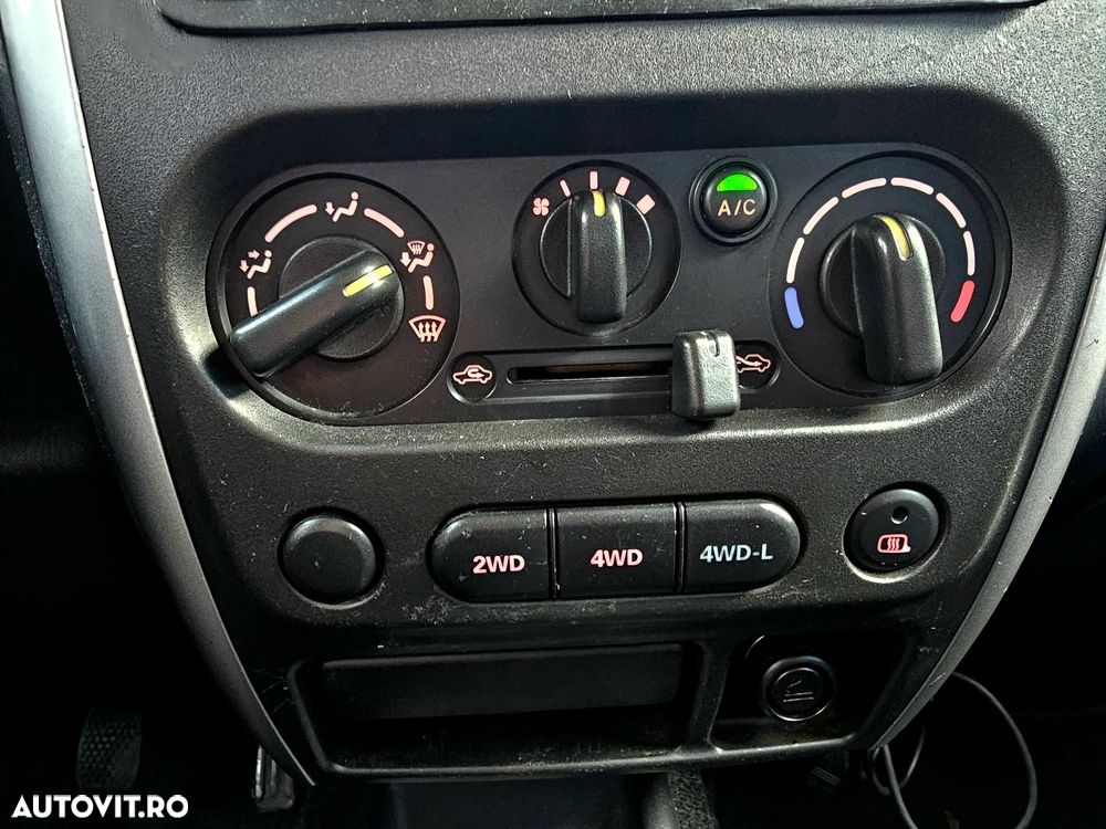 Suzuki Jimny 1.3 JLX - 8