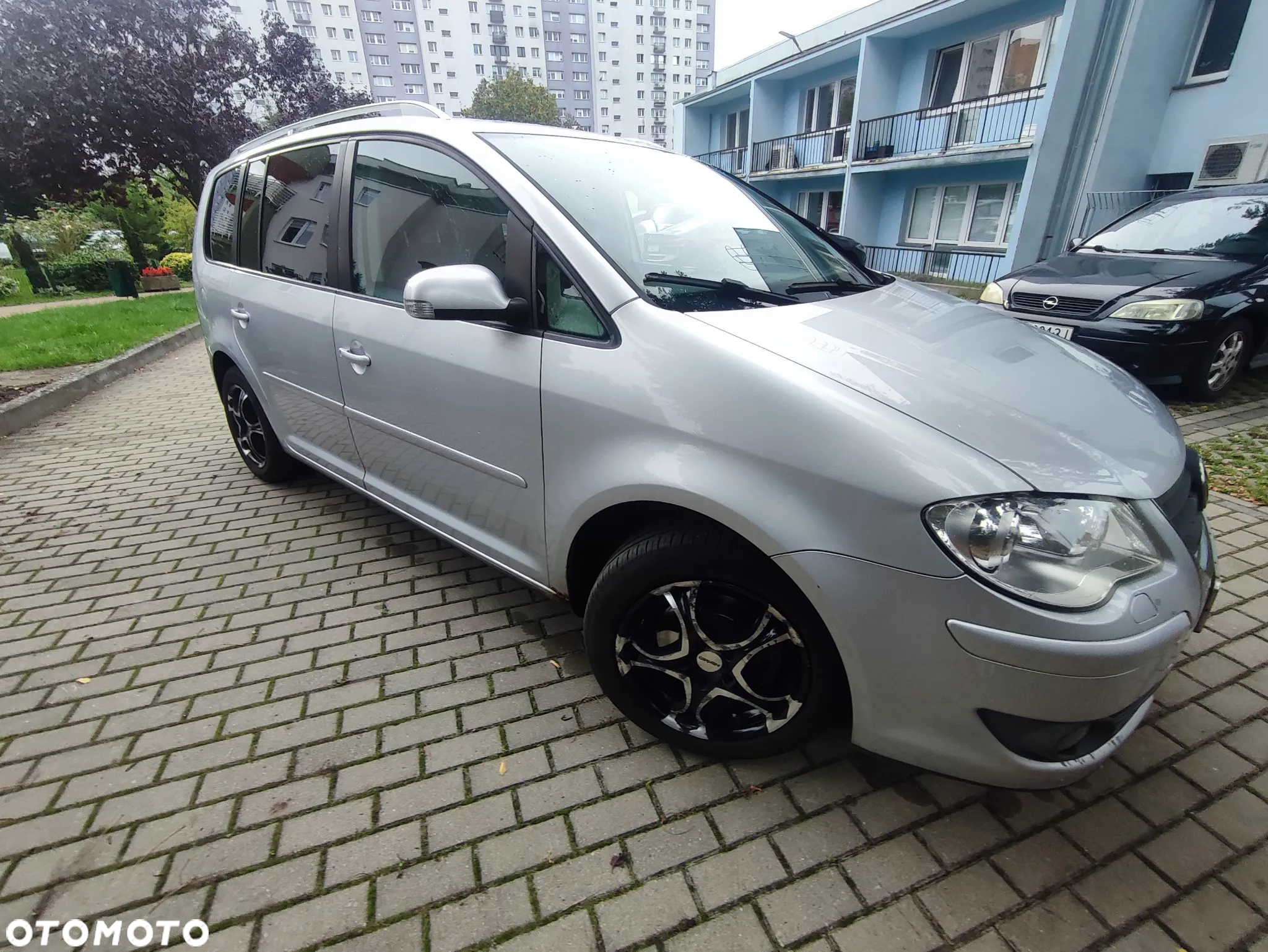 Volkswagen Touran - 11