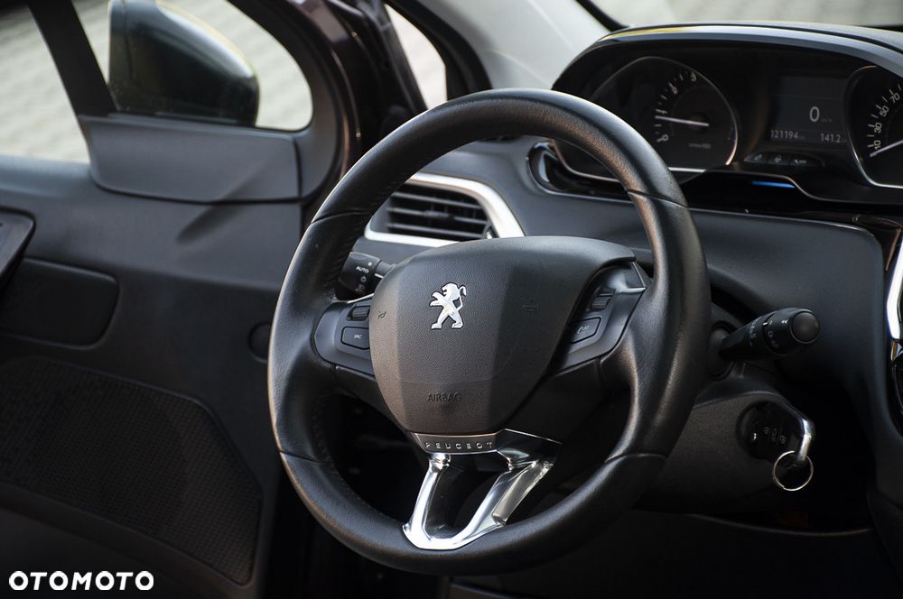 Peugeot 208 120 VTI Intuitive - 32