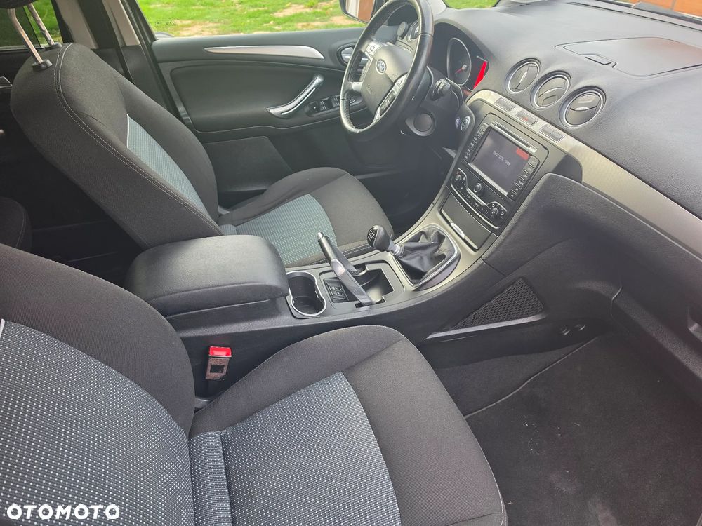 Ford Galaxy - 11