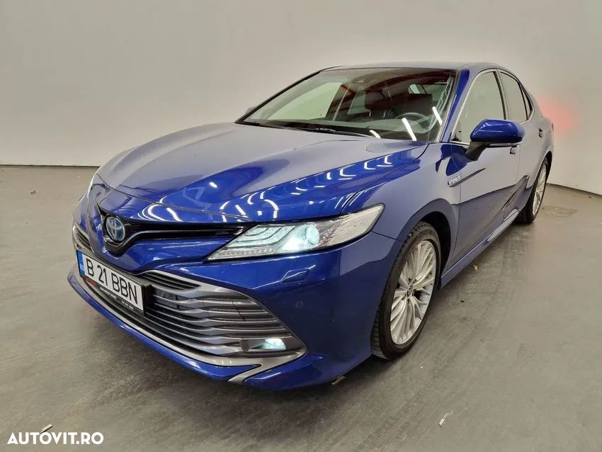 Toyota Camry - 1