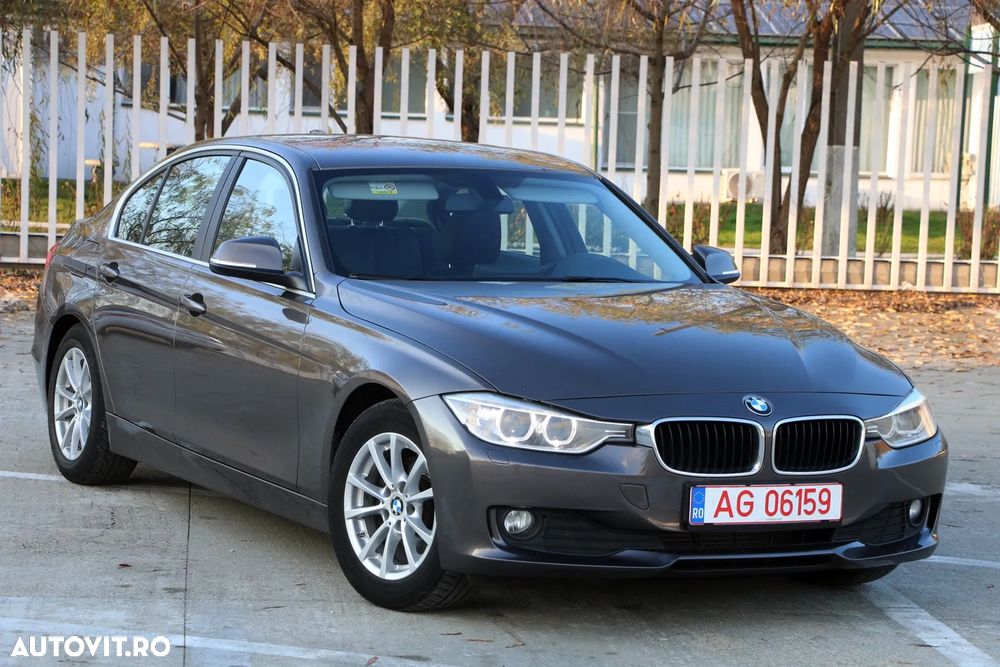 BMW Seria 3 320d Aut. - 9