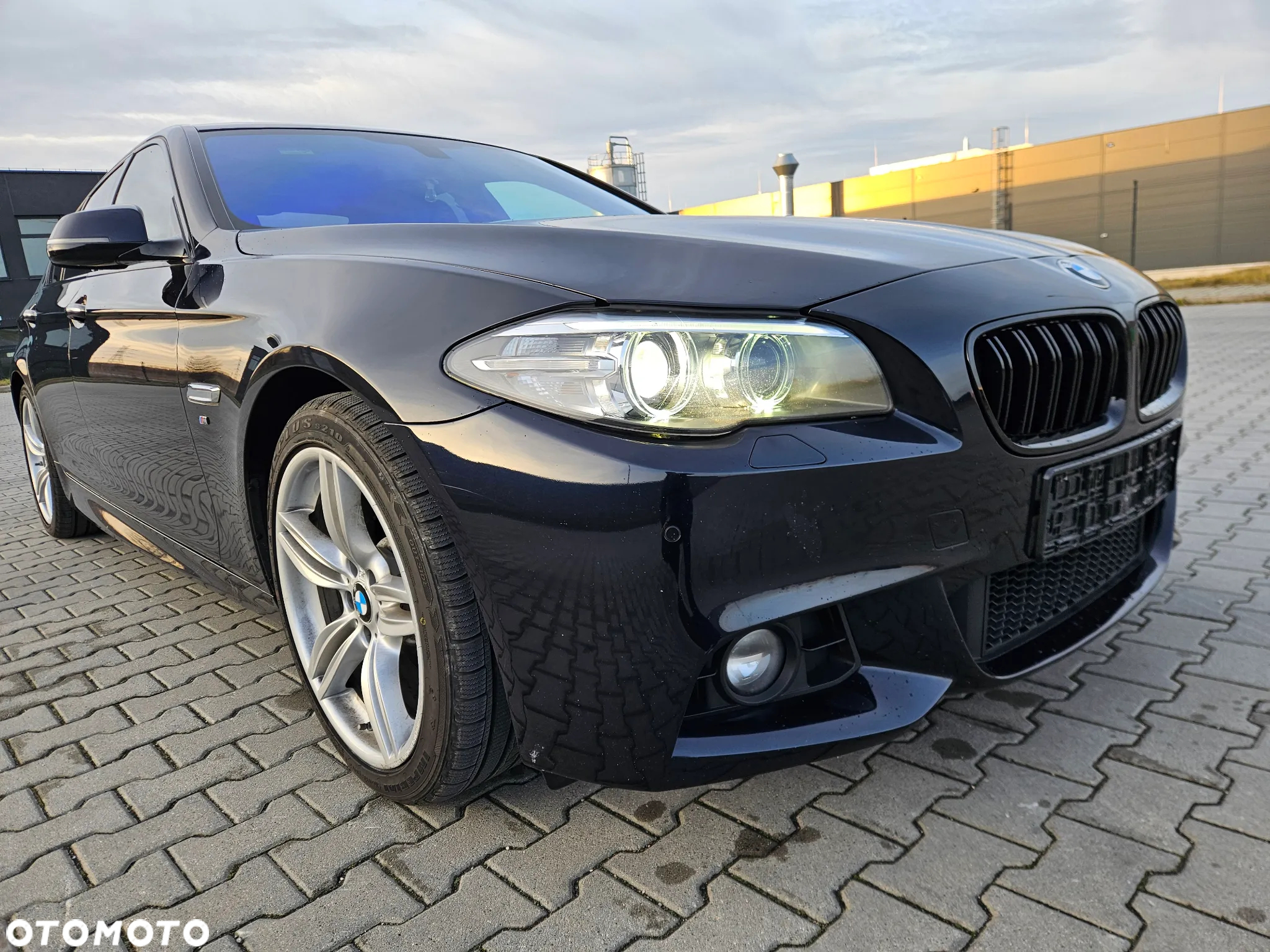 BMW Seria 5 520i Sport-Aut - 11