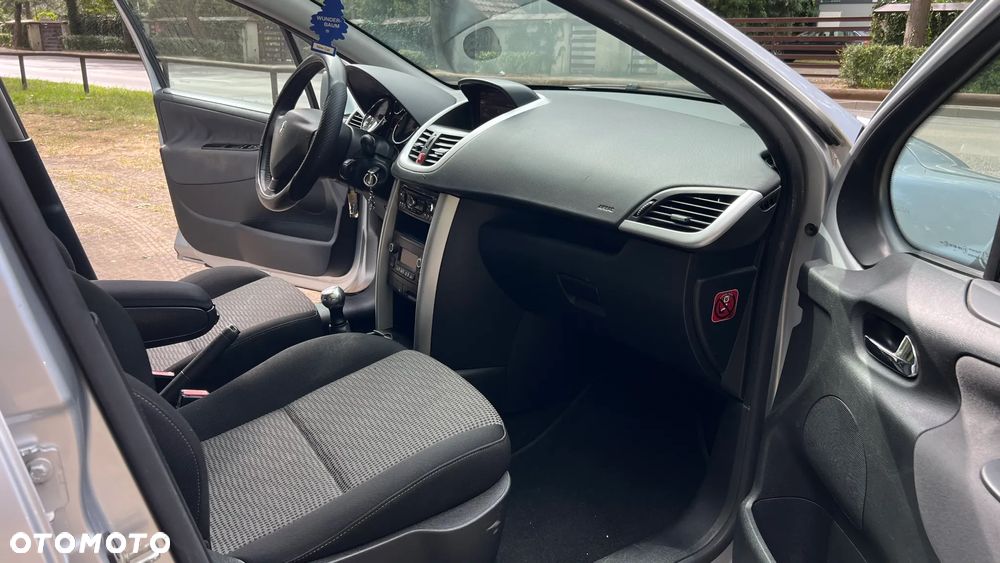 Peugeot 207 1.6 HDi Presence - 11