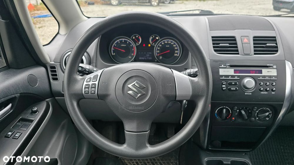 Suzuki SX4 1.6 Comfort - 24
