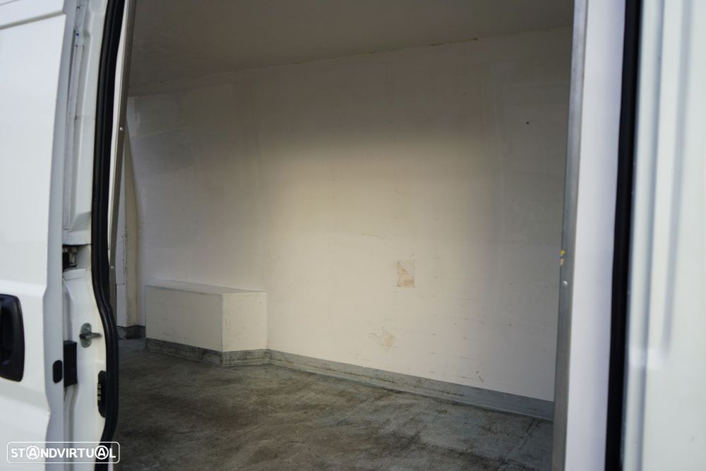 Citroën Jumper 2.2 BlueHDi 35 L3H2 Fibrada - 22