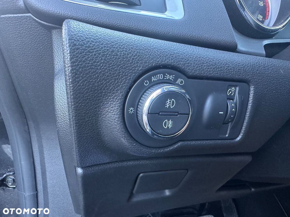 Opel Astra 1.4 Turbo Cosmo - 23
