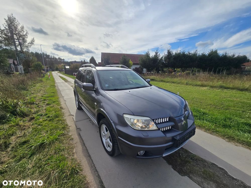 Mitsubishi Outlander - 4