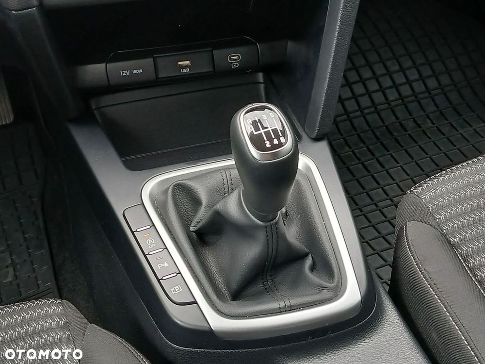 Kia XCeed 1.5 T-GDI M - 17