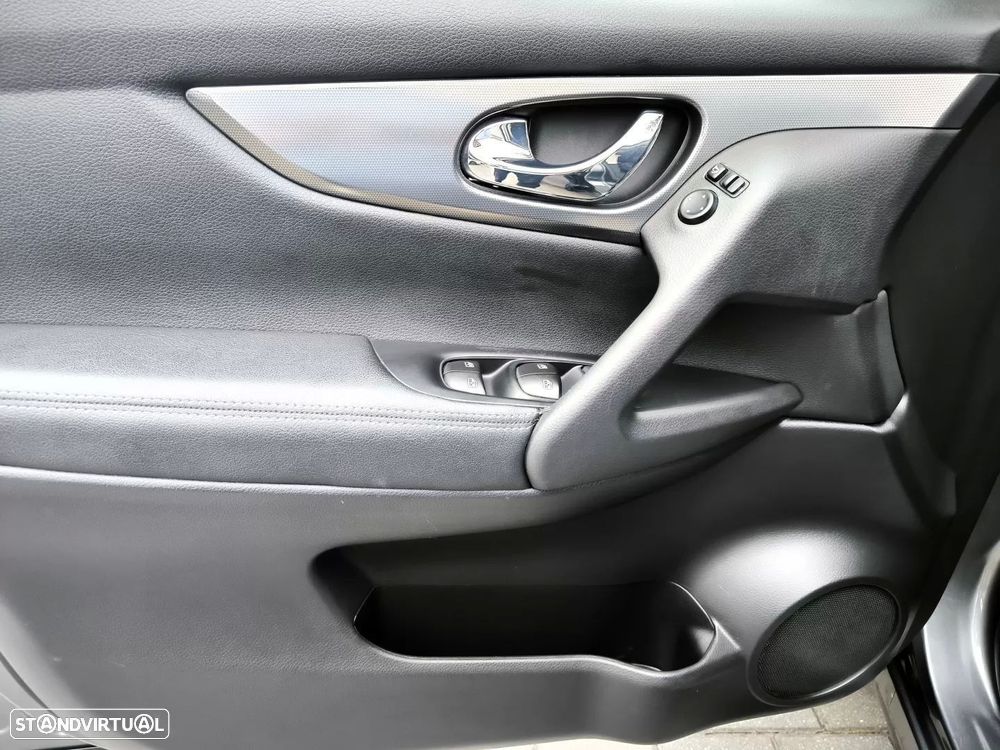 Nissan Qashqai 1.5 dCi N-Connecta J18 - 31