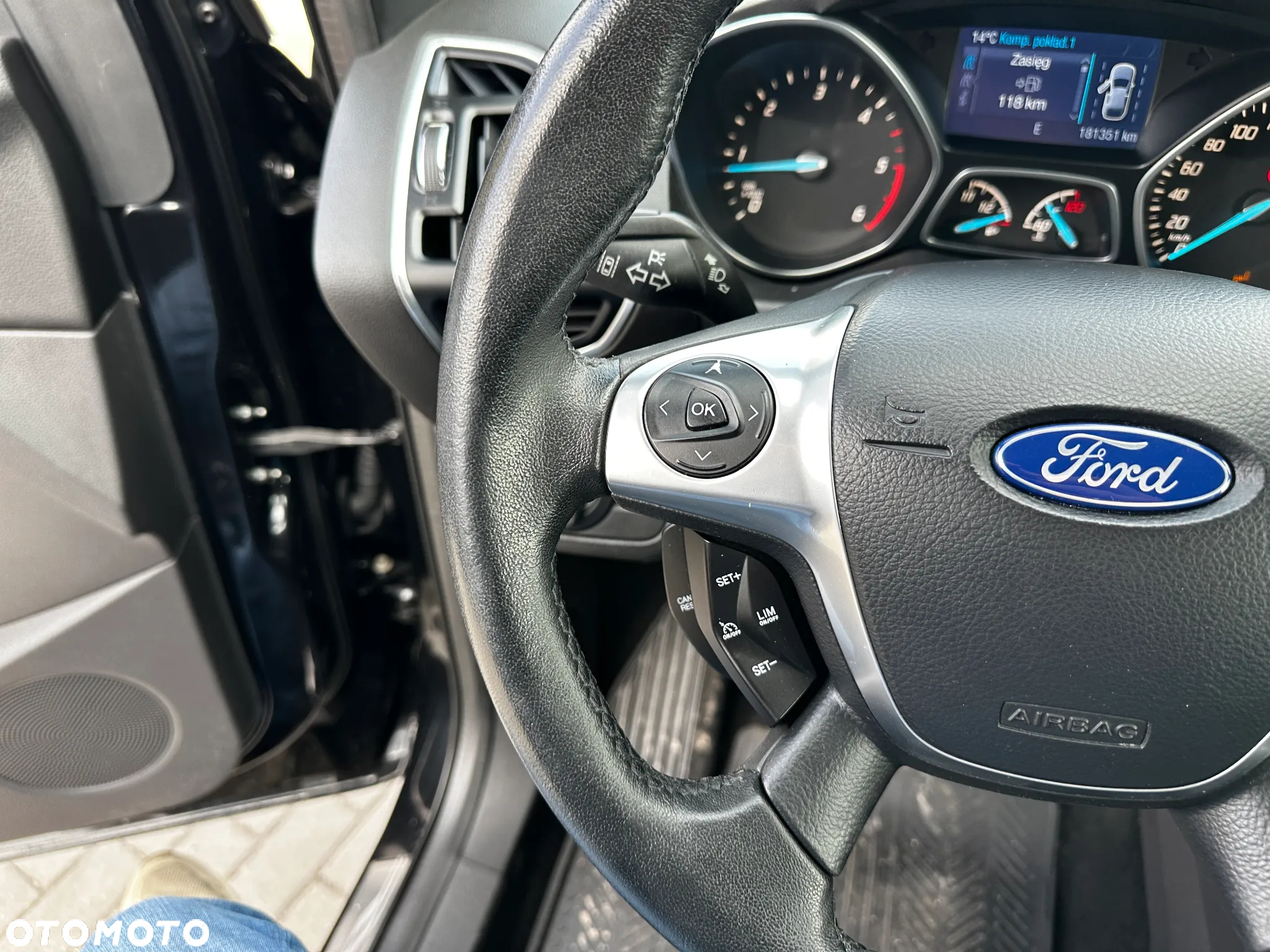 Ford Kuga - 10