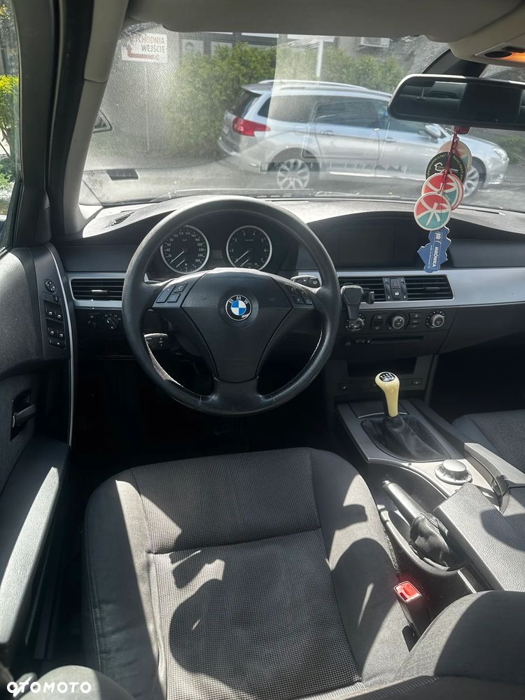 BMW Seria 5 520i - 6