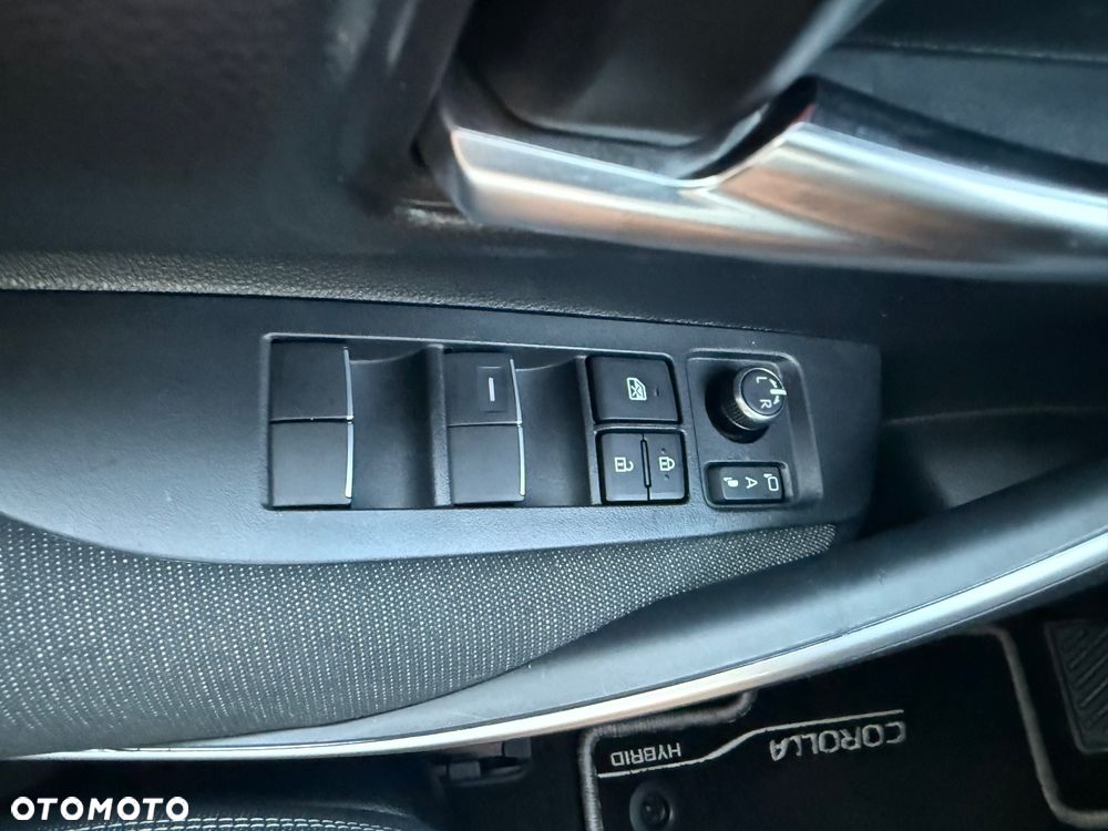 Toyota Corolla 1.8 Hybrid Comfort - 25