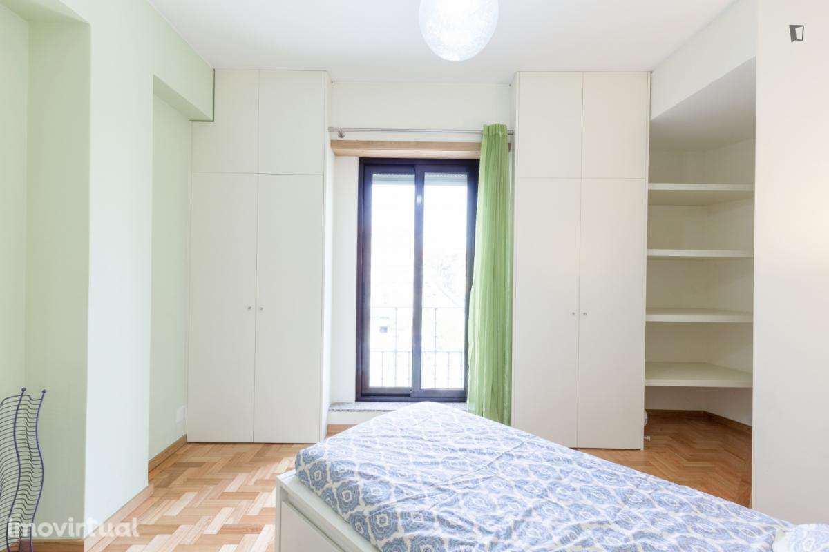 Quarto - localizado em Miragaia Porto - Grande imagem: 4/24