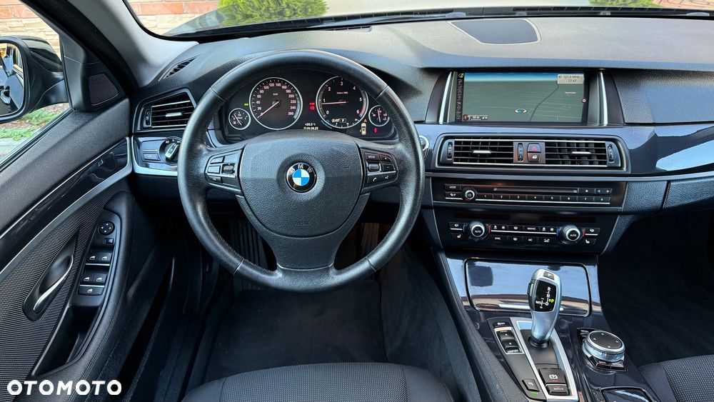 BMW Seria 5 525d Touring Modern Line - 19
