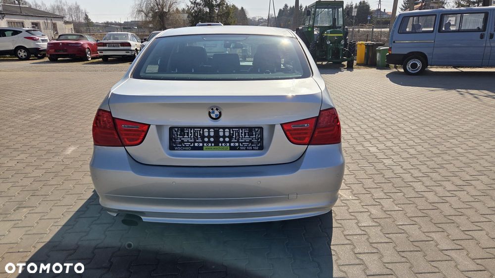 BMW Seria 3 318i Edition Exclusive - 8