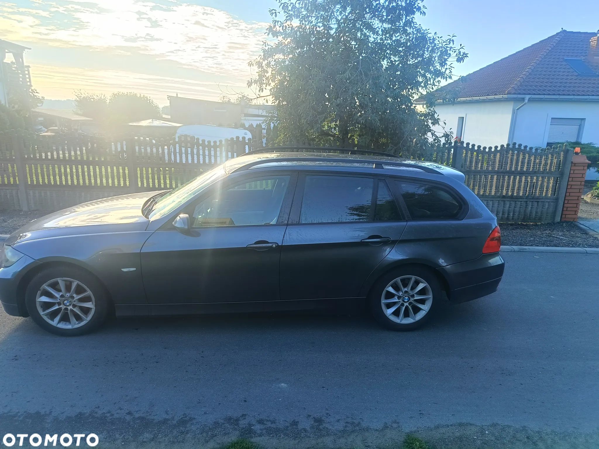 BMW Seria 3 318d - 1