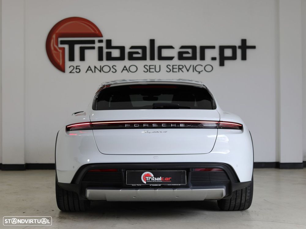 Porsche Taycan Cross Turismo 4 - 3