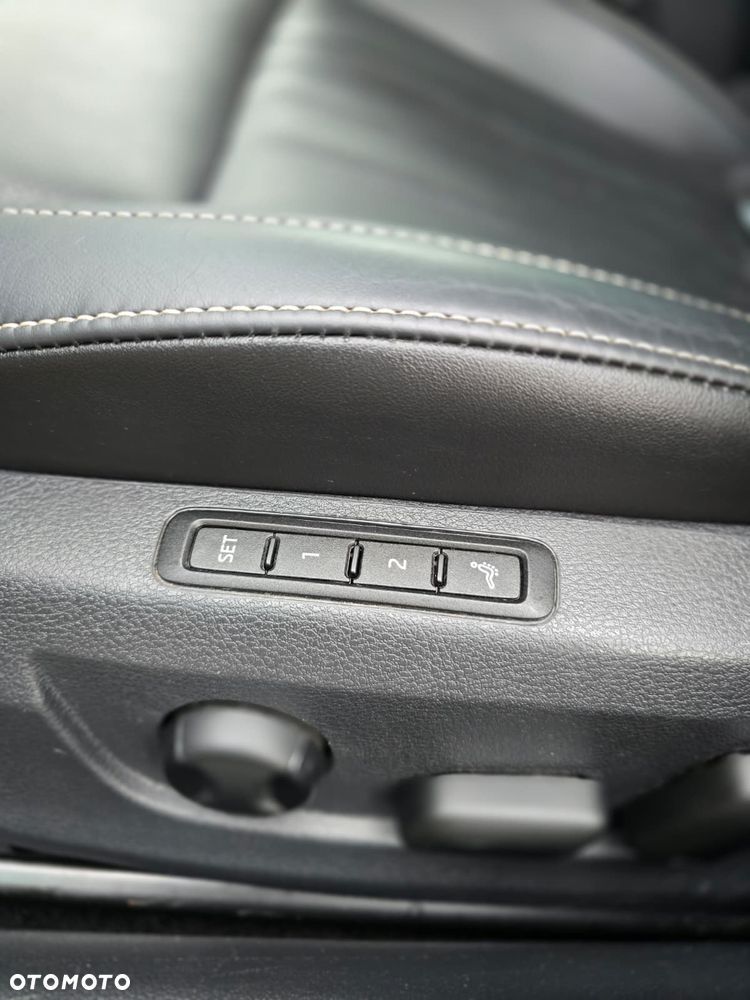 Skoda Superb 2.0 TDI DSG Premium Edition - 20