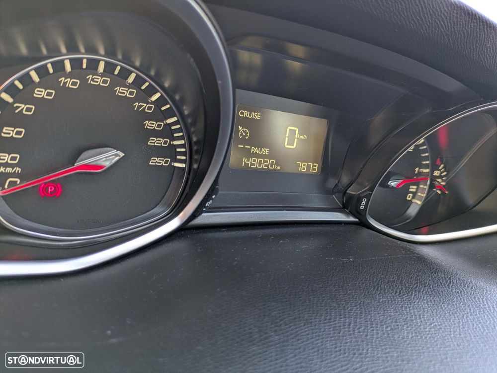 Peugeot 308 1.6 BlueHDi Allure J17 - 17