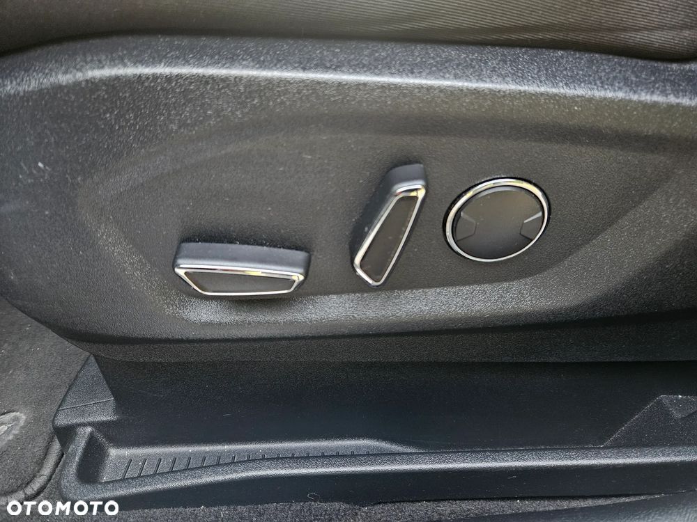 Ford S-Max - 12