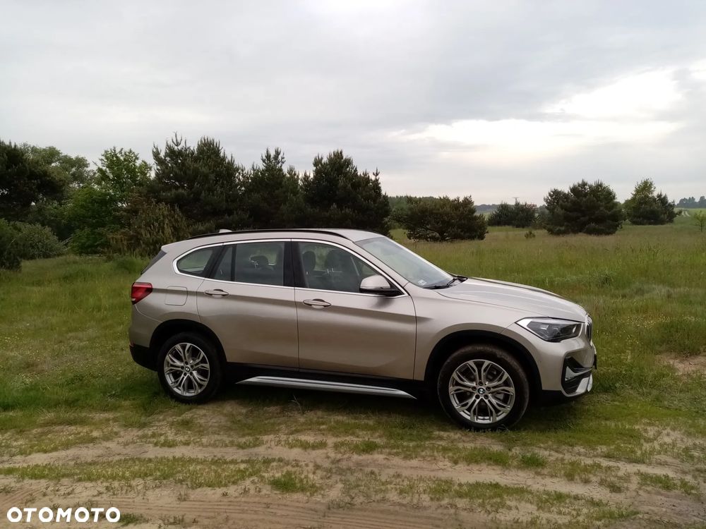 BMW X1 sDrive18i - 11