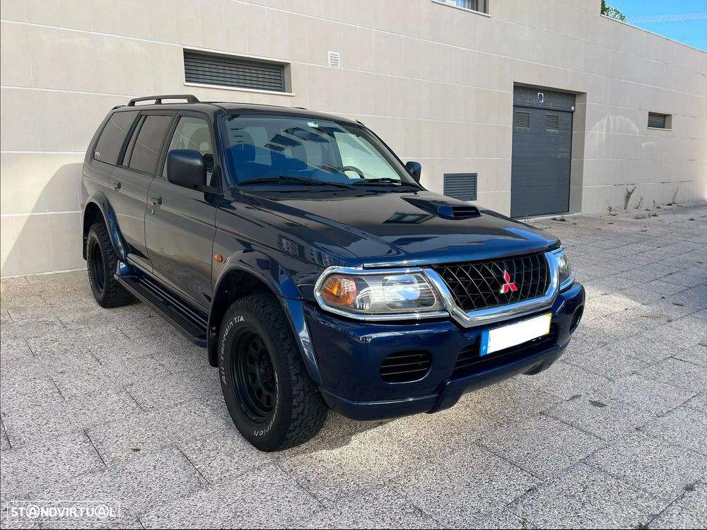 Mitsubishi Pajero Sport 2.5 TD GLS - 1