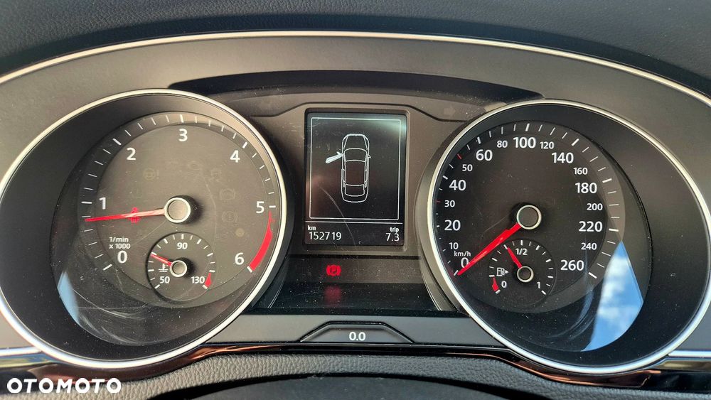 Volkswagen Passat 2.0 TDI (BlueMotion Technology) Comfortline - 21