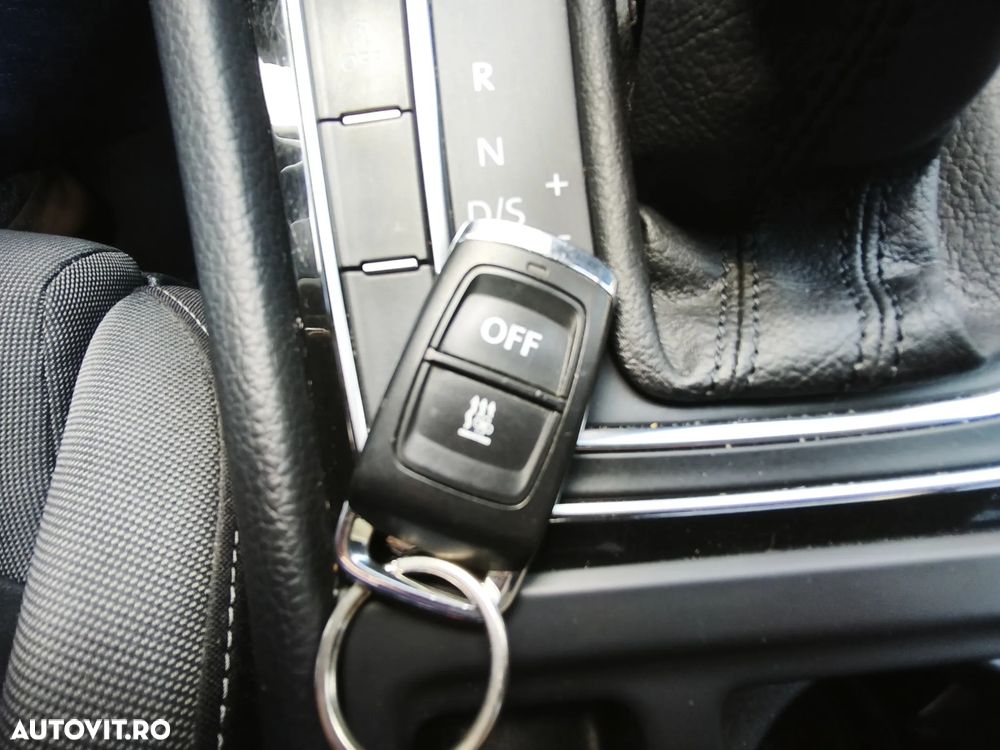 Volkswagen Golf 2.0 TDI (BlueMotion Technology) DSG Highline - 21