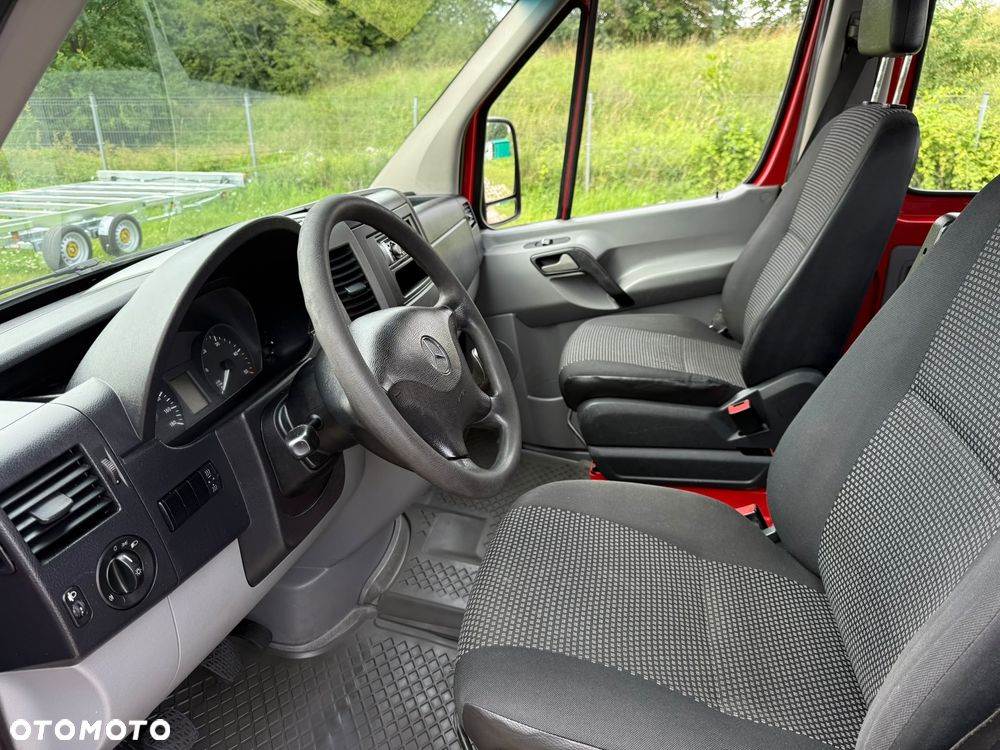 Mercedes-Benz Sprinter - 11