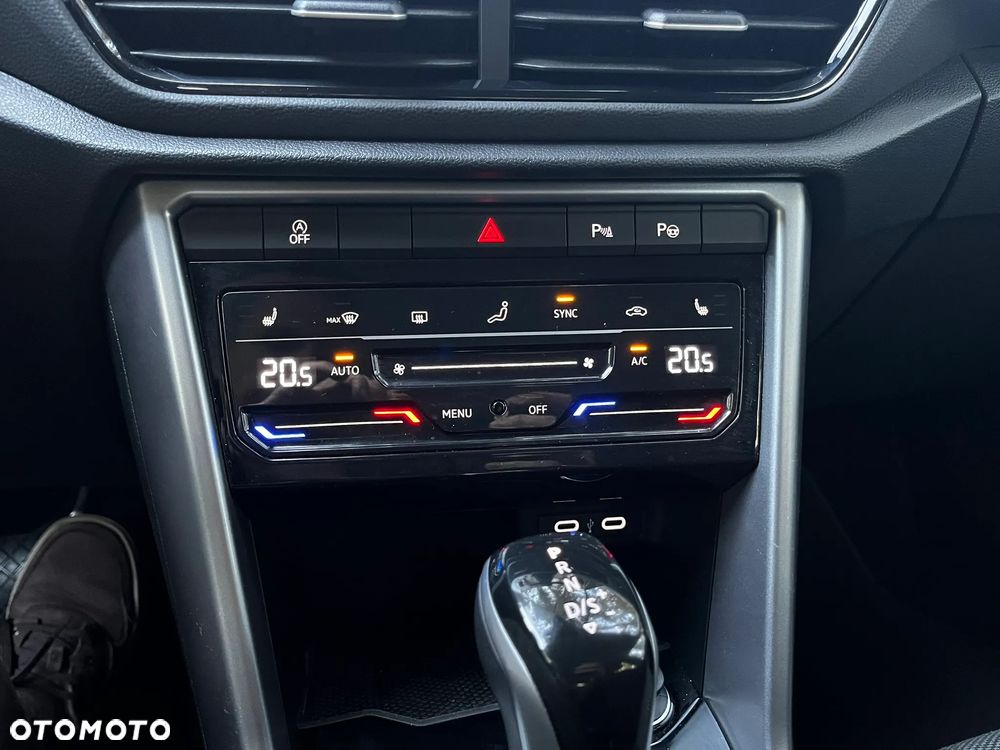 Volkswagen T-Roc 1.5 TSI Life DSG - 21