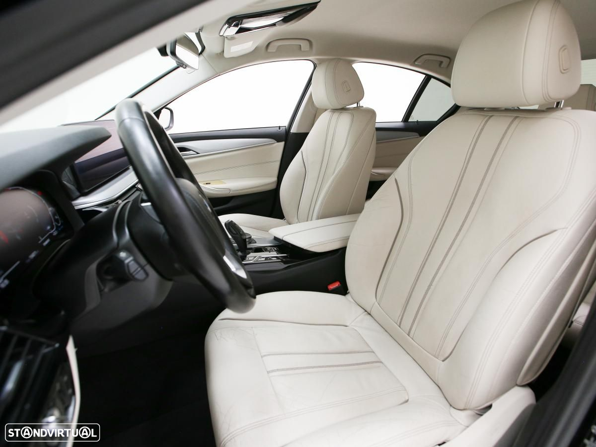 BMW 530 e - 11